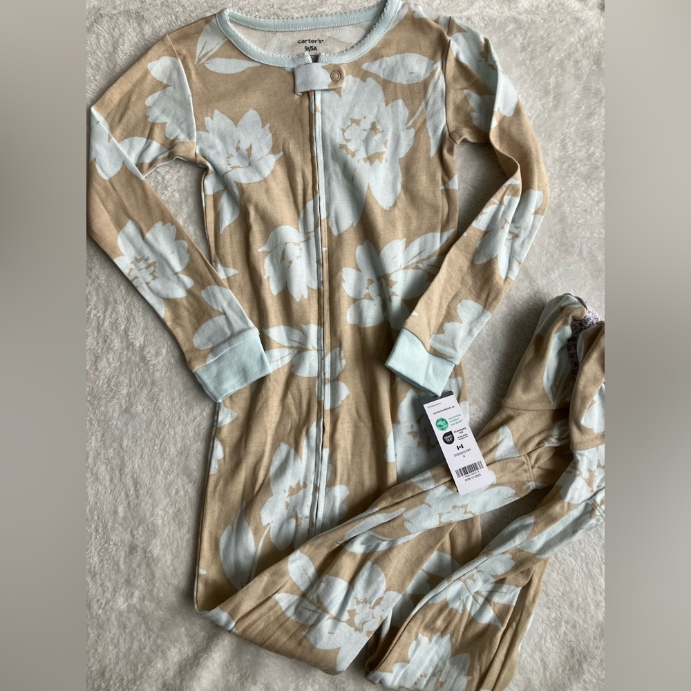 Carters neutral floral feetie pyjamas beige light blue 5T NWT